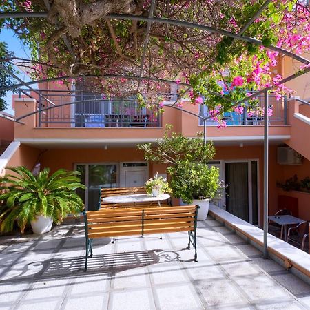 Poseidon Studios & Apartments Палеохора Экстерьер фото
