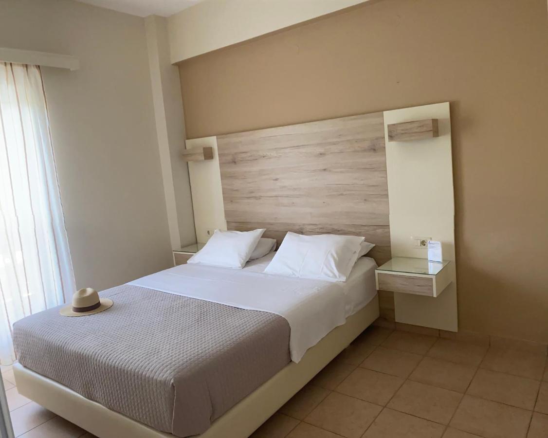 Poseidon Studios & Apartments Палеохора Экстерьер фото