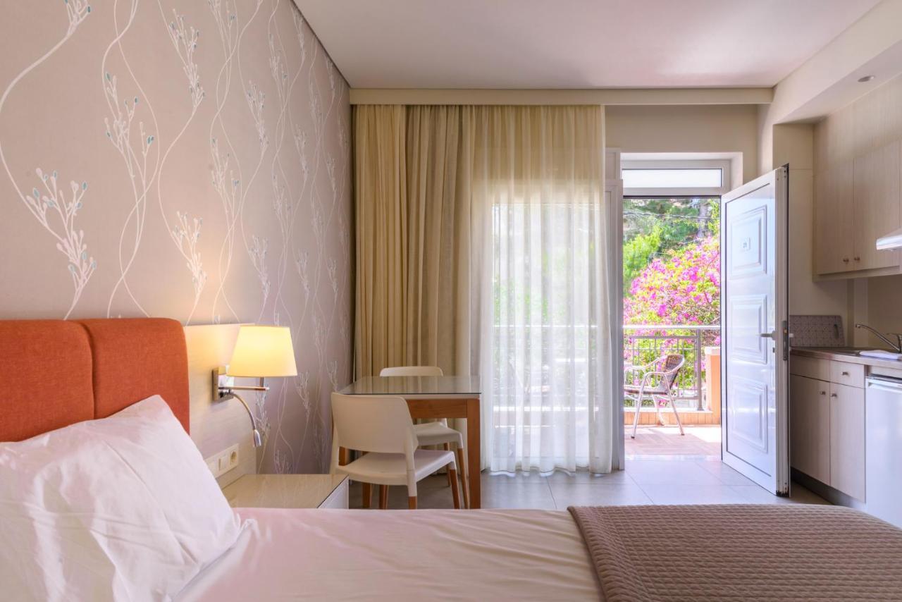 Poseidon Studios & Apartments Палеохора Экстерьер фото