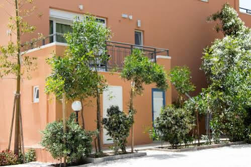 Poseidon Studios & Apartments Палеохора Экстерьер фото